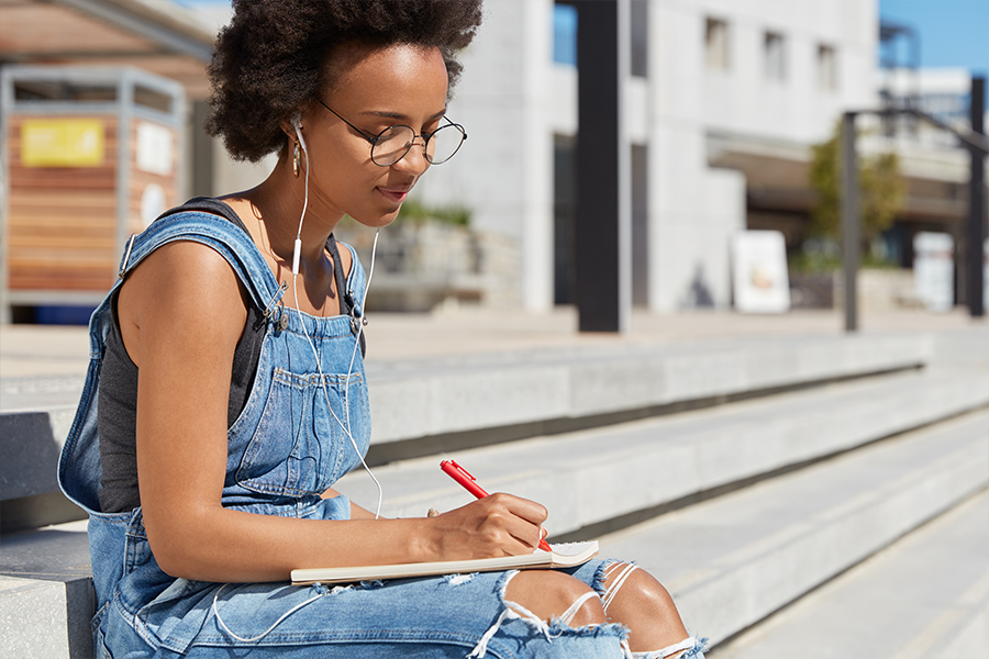 Three Vital Tips for Writing College Application Essays 1