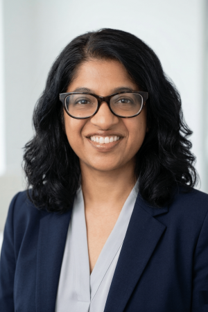 Meena Headshot
